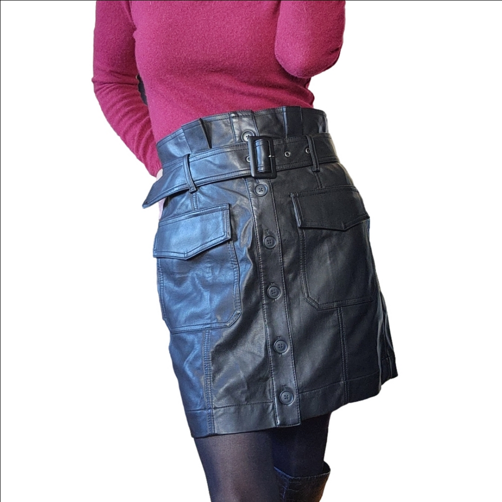 Mini skirt Utility Vegan leather Black color Cargo style Mini BANANA REPUBLIC